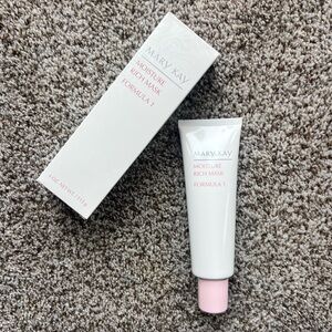 Mary Kay Moisture Rich Mask Formula 1 with box